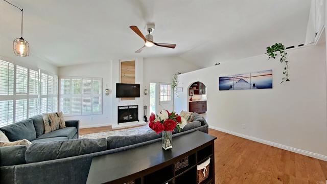 11058 Picaza Place, San Diego CA: https://media.crmls.org/mediaz/d01b172c-2acb-4f2d-999b-a683c66f2ea9.jpg