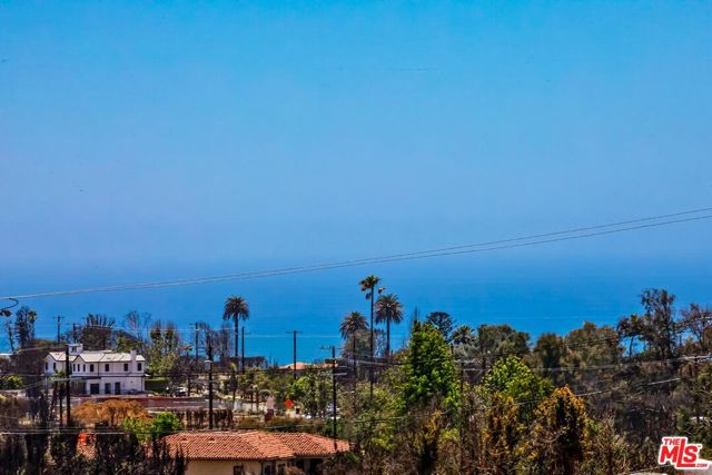 16529 Chattanooga Place, Pacific Palisades CA: https://media.crmls.org/mediaz/d01b8935-3541-451d-9199-4b3f97abdf3a.jpg