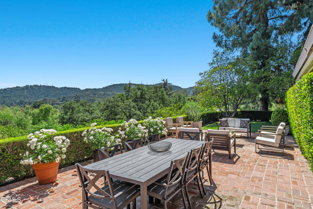 Detail Gallery Image 8 of 47 For 1700 Devon Rd, Pasadena,  CA 91103 - 3 Beds | 3 Baths