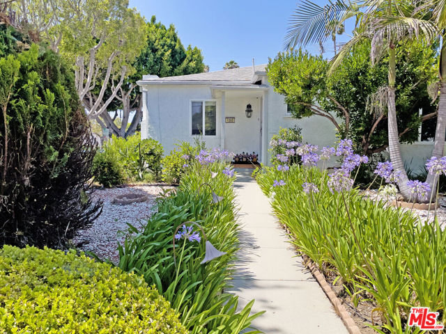 1060 22nd Street, Santa Monica CA: https://media.crmls.org/mediaz/d01d642a-0e81-4474-94df-1348380d4ffd.jpg