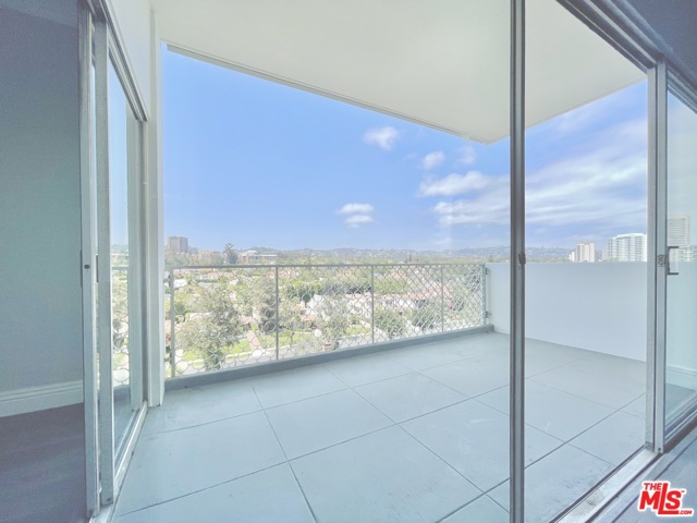 Image 2 for 10787 Wilshire Blvd #903, Los Angeles, CA 90024