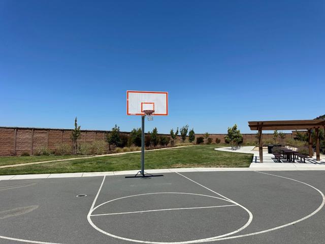 61 Brook Lane, Pittsburg CA: https://media.crmls.org/mediaz/d01e1c64-c017-403f-8fc4-cdf543b0b391.jpg
