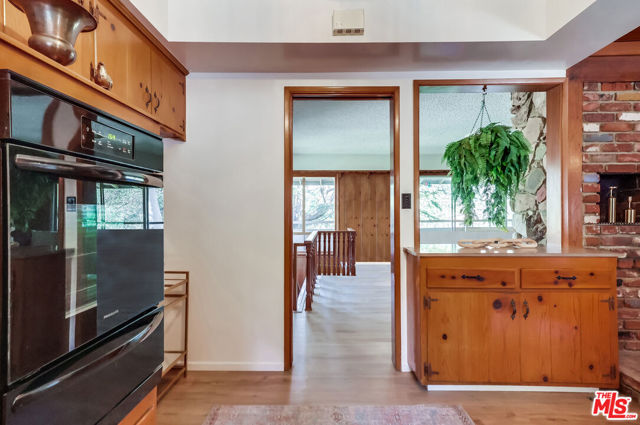 7951 Glenties Lane, Sunland CA: https://media.crmls.org/mediaz/d01e2107-6d02-45c0-860f-81ea260a1065.jpg