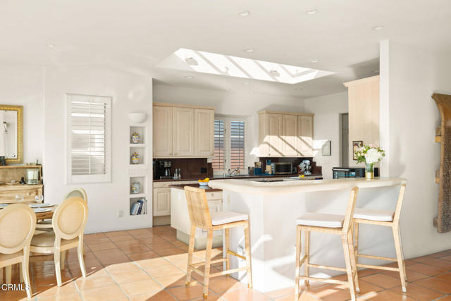1571 Mandalay Beach Road, Oxnard CA: https://media.crmls.org/mediaz/d01e48bf-f92d-4805-b5ce-5f4742c6701d.jpg