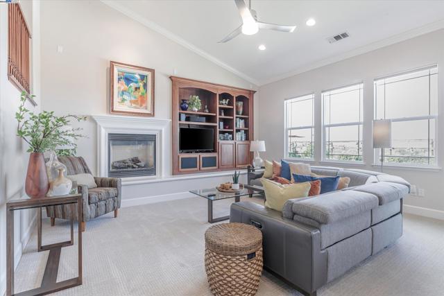2531 Leona Pl, Pleasanton CA: https://media.crmls.org/mediaz/d01fdadd-be50-4951-9c95-af4f784f71aa.jpg