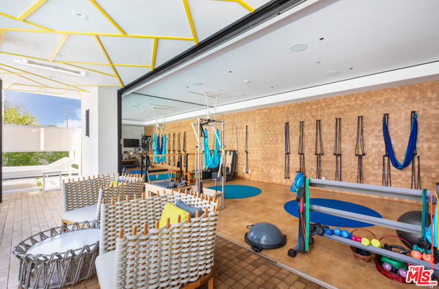 Image 44 of 53 For 809 Rexford Drive