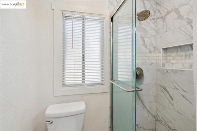 2717 Mabel St, Berkeley CA: https://media.crmls.org/mediaz/d0230736-d23a-45a8-afcd-50812f8fb4c4.jpg