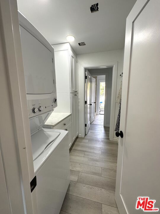 22535 Sylvan Street, Woodland Hills CA: https://media.crmls.org/mediaz/d0230b9a-c105-4642-87f6-5969a6a411fa.jpg