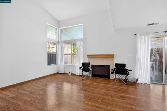 1758 Nandina Ct, Antioch CA: https://media.crmls.org/mediaz/d0233047-24e8-4e93-9d9b-a994c225d8b8.jpg