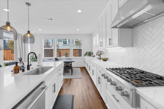 273 Skyview Drive, Marina CA: https://media.crmls.org/mediaz/d023a76d-012c-4b4c-8fa3-00fd1afd5da1.jpg