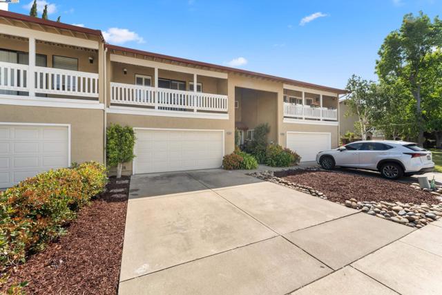 40654 WOLCOTT PLACE, Fremont CA: https://media.crmls.org/mediaz/d023e566-83fc-42a4-8017-99b850fa41aa.jpg