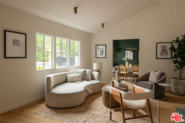 12227 La Maida Street photo 4