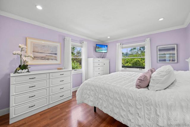 260 27Th St, Del Mar CA: https://media.crmls.org/mediaz/d02492b5-5c75-4c87-9357-ca565cb2c457.jpg