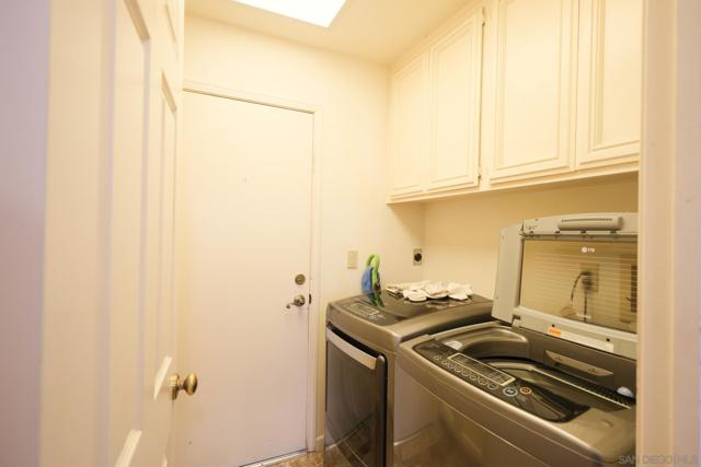 13796 Sparren Ave, San Diego CA: https://media.crmls.org/mediaz/d024c5c6-626f-4215-97c8-632ff3936bbf.jpg