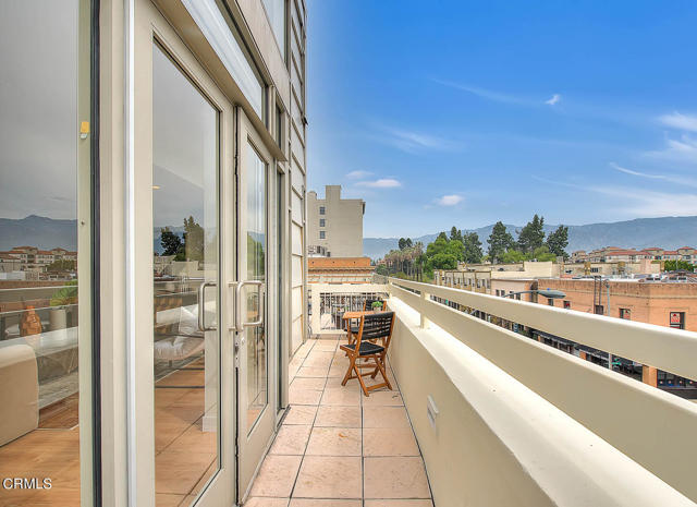 Detail Gallery Image 10 of 28 For 35 N Raymond Ave #414,  Pasadena,  CA 91103 - 3 Beds | 2/1 Baths