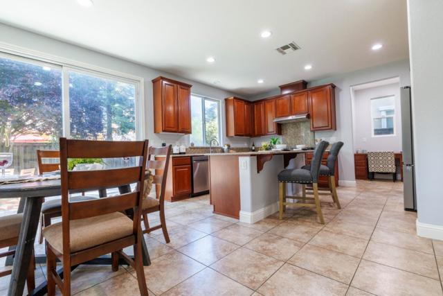 491 Danbury Place, Lathrop CA: https://media.crmls.org/mediaz/d0264230-52e0-479f-948c-c46f39d17106.jpg