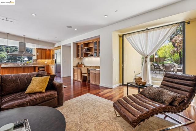 1015 Grand View Dr, Berkeley CA: https://media.crmls.org/mediaz/d0268196-9070-46ef-845b-405535f98752.jpg