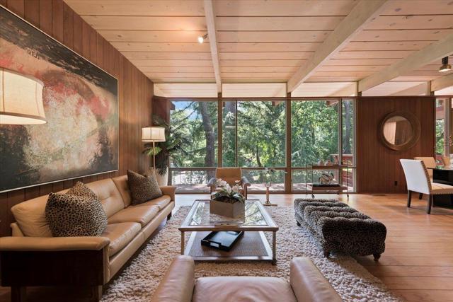 16310 Oakhurst Drive, Monte Sereno CA: https://media.crmls.org/mediaz/d026d635-adcd-4cc3-ac93-8823401871d4.jpg