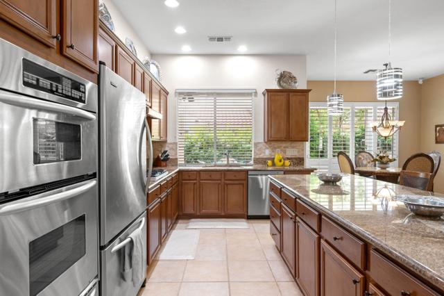 78467 Sterling Lane, Palm Desert CA: https://media.crmls.org/mediaz/d026e4ef-323d-4148-ad4a-af67aa5cd5e9.jpg