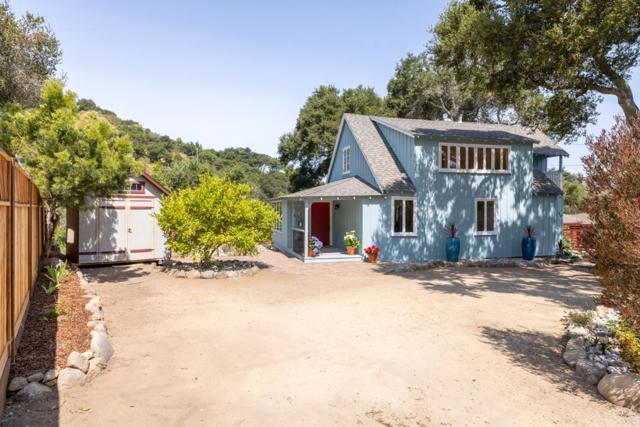 18 Upper Circle, Carmel Valley CA: https://media.crmls.org/mediaz/d026fc3c-b4c9-4620-8310-c47e79d334ec.jpg