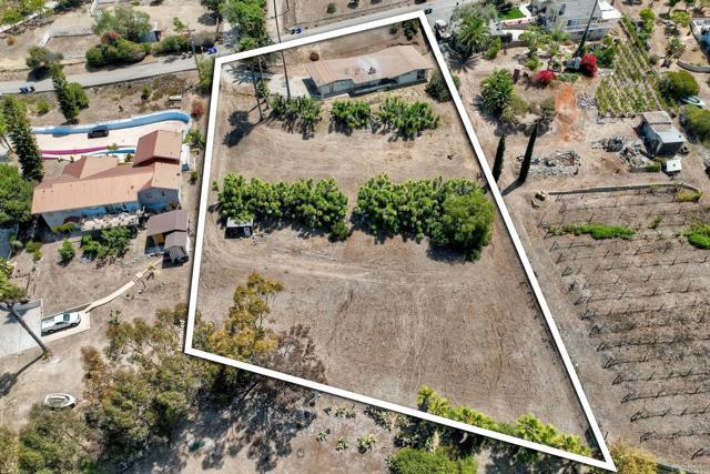 Detail Gallery Image 9 of 23 For 2345 Mira Sol Dr, Vista,  CA 92084 - 2 Beds | 2 Baths