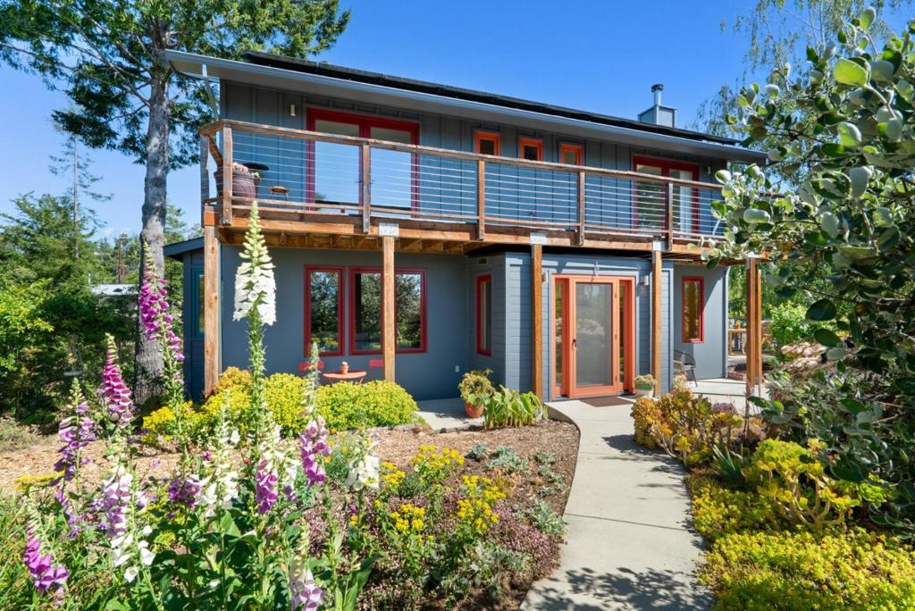 280 Azalea Lane
