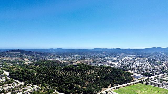 3137 E Valley Parkway, Escondido CA: https://media.crmls.org/mediaz/d028812e-3dfc-4ae2-b277-746d0f43290a.jpg