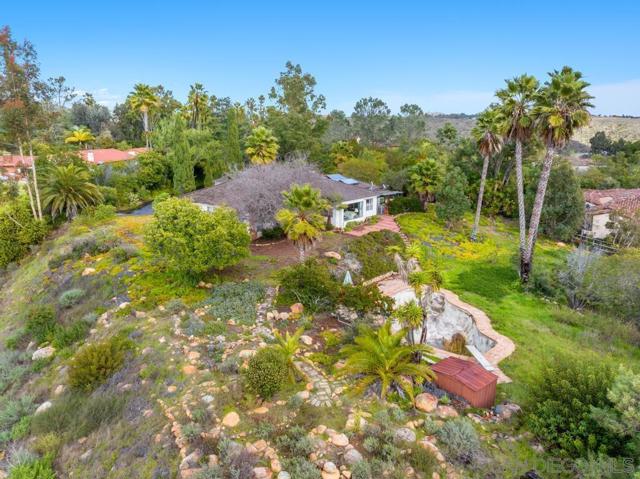 16574 Zumaque, Rancho Santa Fe CA: https://media.crmls.org/mediaz/d028eaac-7583-448e-9da0-98e12fdb92c2.jpg