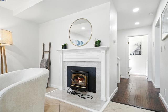 1116 Brewster Ave, Redwood City CA: https://media.crmls.org/mediaz/d02a1db6-4e2d-4ac5-8bb2-0fcfa57db892.jpg