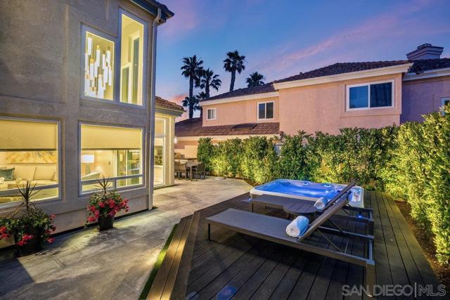 12 Mardi Gras Rd, Coronado CA: https://media.crmls.org/mediaz/d02a3414-d60d-4b3c-ab29-c70ec7308316.jpg