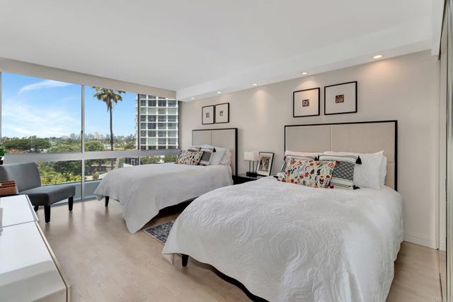 Detail Gallery Image 11 of 11 For 1780 Avenida Del Mundo #203,  Coronado,  CA 92118 - 2 Beds | 2 Baths