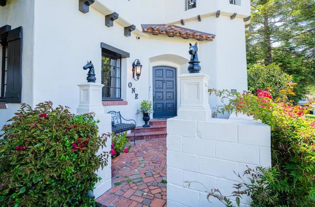 1 Santa Lucia Avenue, Salinas CA: https://media.crmls.org/mediaz/d02ae76b-bd40-4709-bf3d-8f570fe8f0ea.jpg