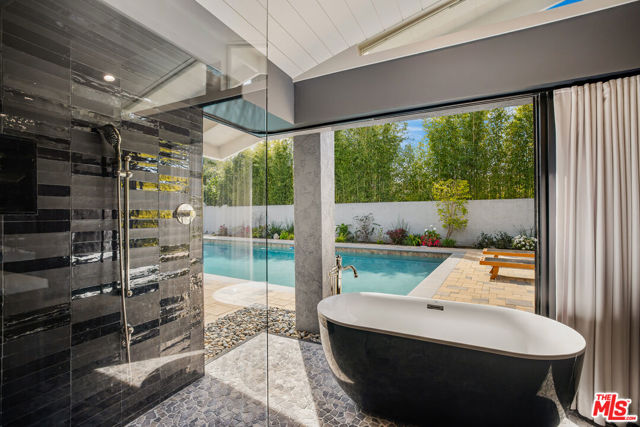 8400 Mulholland Drive, Los Angeles CA: https://media.crmls.org/mediaz/d02b06b8-87e9-42d9-8f97-bba600280e30.jpg