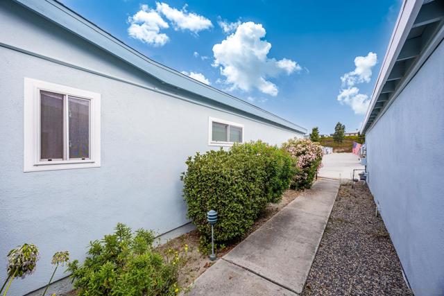 3839 Vista Campana S, Oceanside CA: https://media.crmls.org/mediaz/d02b49ae-702a-404f-8d63-0924311bd995.jpg