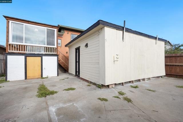 840 7th St, Richmond CA: https://media.crmls.org/mediaz/d02c2539-fb3e-460a-92a8-8bb7f288b1a9.jpg