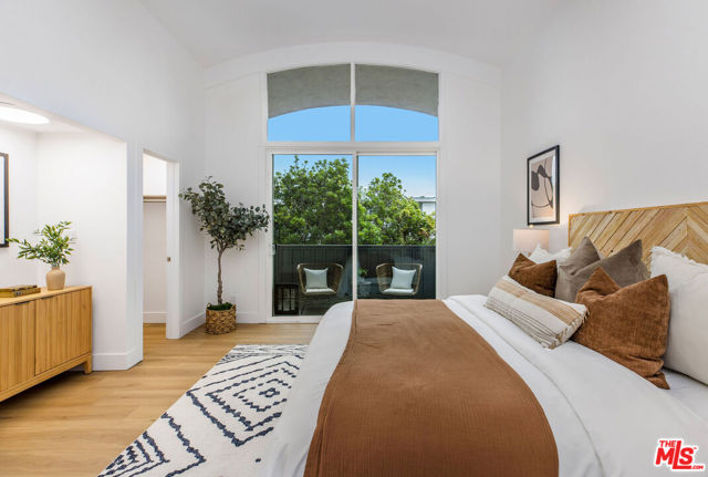 4804 La Villa Marina, Marina del Rey CA: https://media.crmls.org/mediaz/d02ce55f-7cc3-4a9a-8073-1c0cbb452ef2.jpg