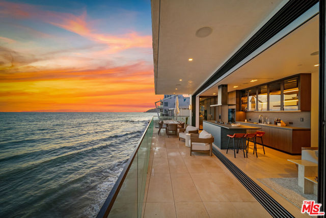 18954 Pacific Coast Highway, Malibu CA: https://media.crmls.org/mediaz/d02d827a-3419-406d-9bf3-a602b16401ae.jpg