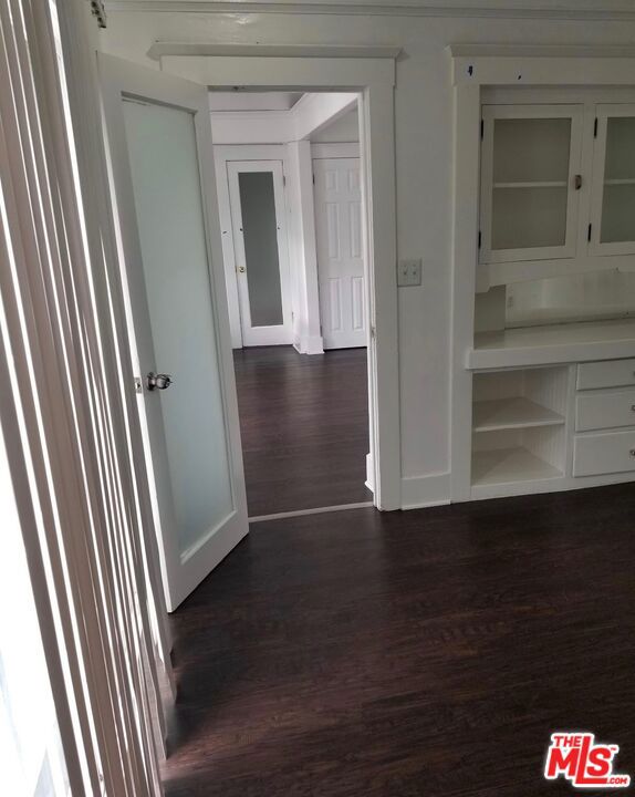 6640 Leland Way, Los Angeles CA: https://media.crmls.org/mediaz/d02d955b-a8a6-414f-b6f3-1340422b26d6.jpg