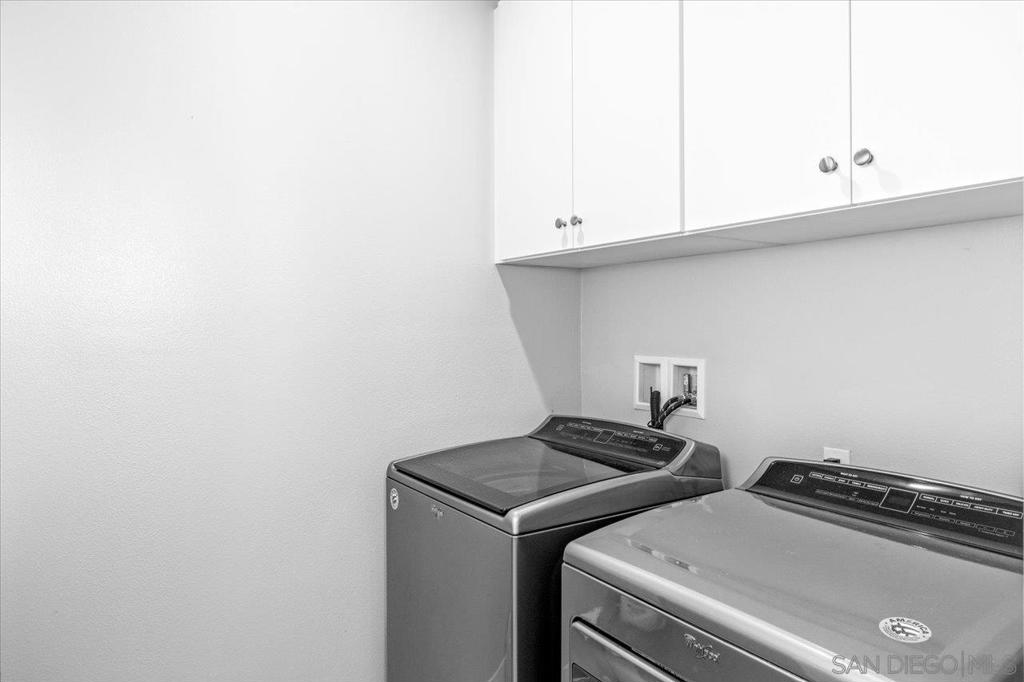 https://media.crmls.org/mediaz/d02e217c-0690-4935-b5fd-3a5f7a95a640.jpg?preset=X-Large