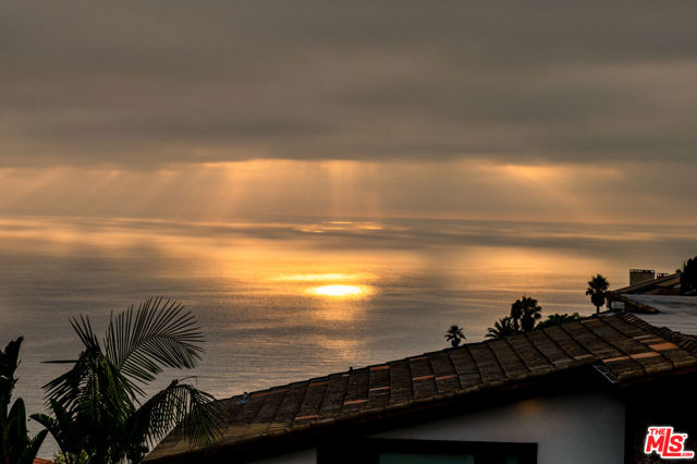 791 Nyes Place, Laguna Beach CA: https://media.crmls.org/mediaz/d02e8623-4922-474f-996a-81395e1e624d.jpg