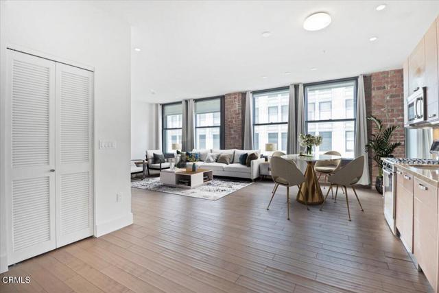 460 S Spring Street, Los Angeles CA: https://media.crmls.org/mediaz/d02e98e7-a091-44e2-a13f-02741f759fe7.jpg