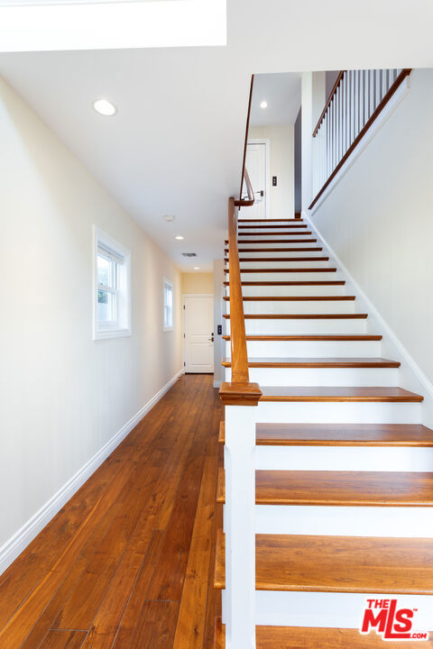 702 Pacific Ave., Venice CA: https://media.crmls.org/mediaz/d02f6e2a-cb05-4f44-8abc-77f17cb0b770.jpg