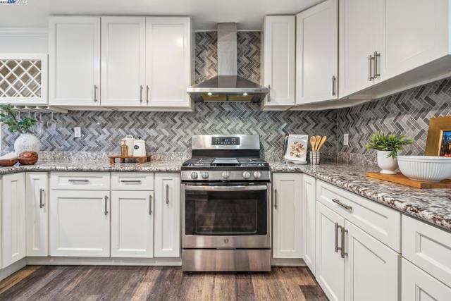 316 3Rd Ave S, Pleasant Hill CA: https://media.crmls.org/mediaz/d02f8627-5b87-4920-be20-d7ec913ea4c3.jpg