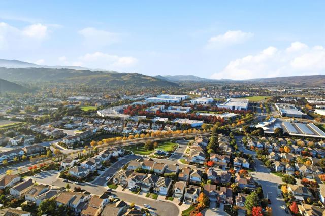 17725 Calle Mazatan, Morgan Hill CA: https://media.crmls.org/mediaz/d02fb1a4-4d64-429e-aad7-5a7fb8b5cad2.jpg