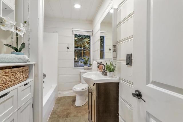 560 River Drive, Boulder Creek CA: https://media.crmls.org/mediaz/d03000e6-f9ed-4578-a73b-e8746aed4d47.jpg