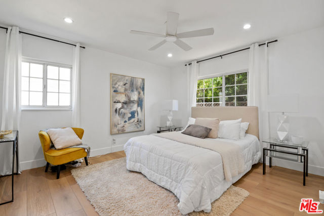 5681 E Vernon Street, Long Beach CA: https://media.crmls.org/mediaz/d030631e-1d98-4874-85cd-dd0cccd85280.jpg