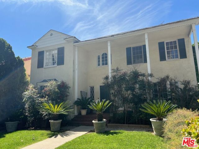 713 North DOHENY Drive photo 1