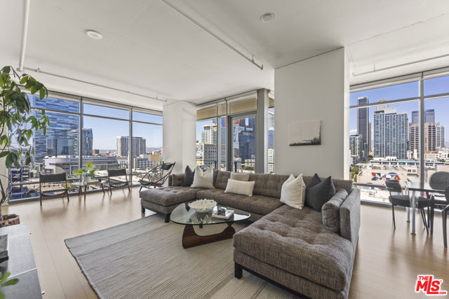 1100 S Hope Street, Los Angeles CA: https://media.crmls.org/mediaz/d031693b-c965-4792-bfac-dac07904850d.jpg