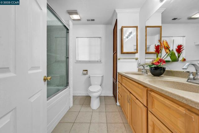 18127 Madison Ave, Castro Valley CA: https://media.crmls.org/mediaz/d0319d67-1f74-40ca-b60e-ad6dba909894.jpg