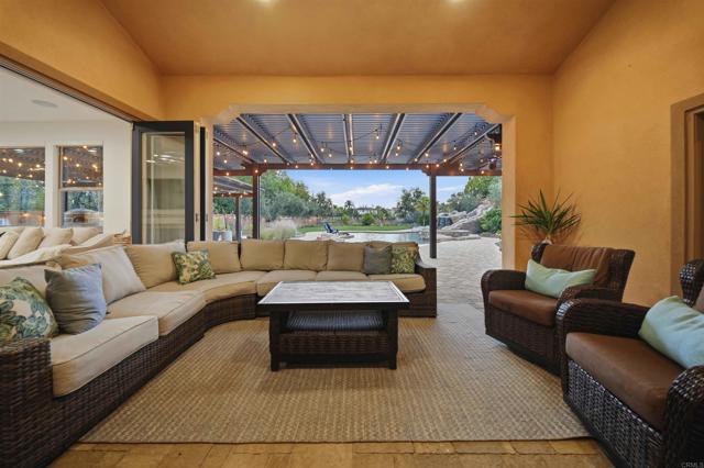 2914 Morning Creek Road, Chula Vista CA: https://media.crmls.org/mediaz/d031a52e-f45b-494b-8fb7-df4894ef491a.jpg